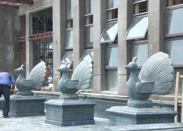 合肥金(jīn)輝楓尚主景石雕（森(sēn)林(lín)綠(lǜ)）