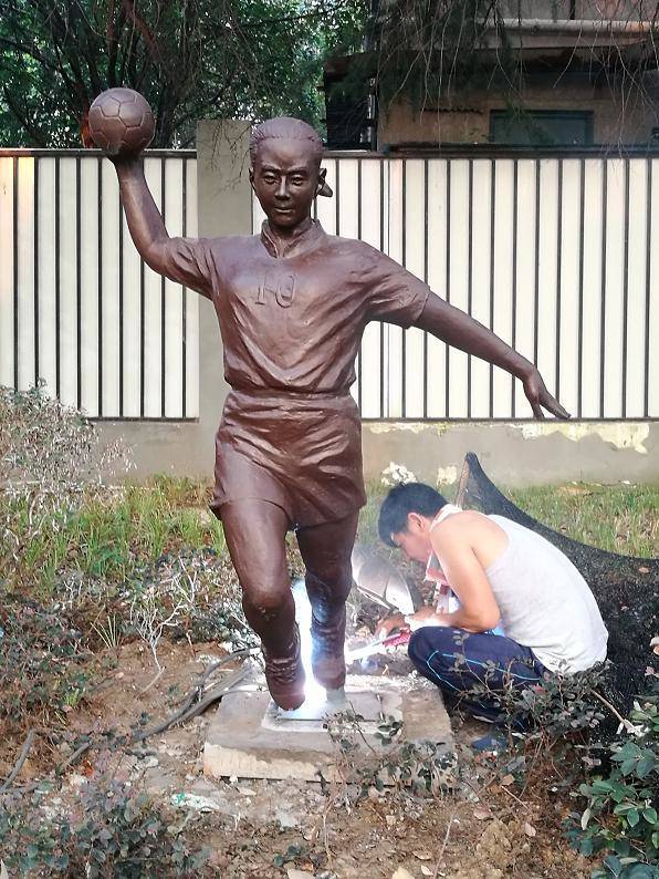 省體(tǐ)育局鑄銅